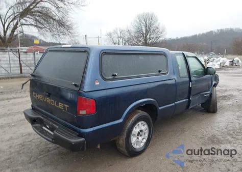 2001 Chevrolet S-10 from USA, damaged, VIN 1GCDT19WX18209223
